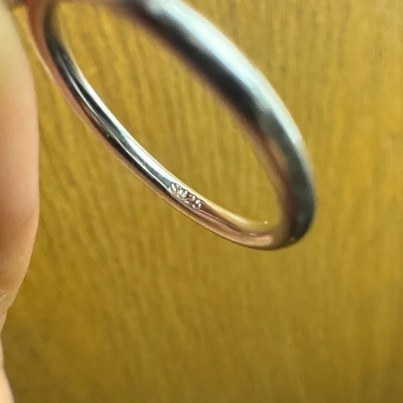 5ct Elegant Silver and LAB Moissanite Oval-Cut Ring - Picture 6 of 6